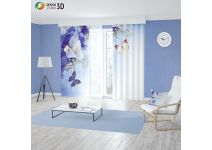 Бабочки под нежными цветами