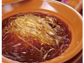 Бульон с плавниками акулы с соевым соусом