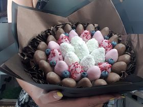 Букет из клубники Март