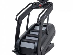 Тренажер-лестница Intenza 450Ci2 с регулировкой высоты ступеней и угла наклона, с 12 LCD дисплеем