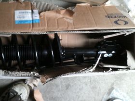 Амортизатор передний правый SSANGYONG Ssang Yong Actyon Rexton Kyron 44302-08D50 4430208D50