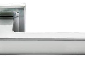 MH-40 S-SC/СP  "Dominion"(на квадрат.накладке) (мат.хром/хром)  Ручка дверная 1/20 "Morelli"