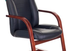 Кресло Бюрократ T-9923WALNUT-AV черный кожа полозья дерево коричневый