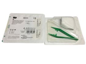 Медицинские изделия и инструменты для хирургических вмешательств Matoset под товарным знаком "matopat" стерильные, в отдельных упаковках (комплектах): салфетки из нетканого материала MATOVLIES, пинцеты: салфетки Matolvies-5 шт., пинцеты - 1 шт.,