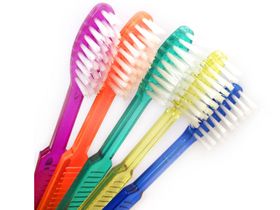 Щетка зубная c нанесенной зубной пастой Sherbet, цвет желтый, индивидуальная упаковка, Китай ("Yangzhou Holyshine Industrial Co. Ltd") 01-000001