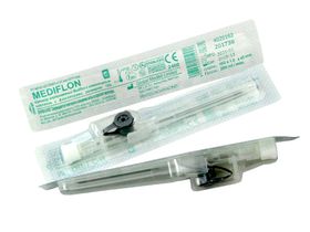 Катетер внутривенный "Mediflon" 16G с инжекторным клапаном и фиксаторами, 100 штук в упаковке, Индия ("Global Medikit Limited")